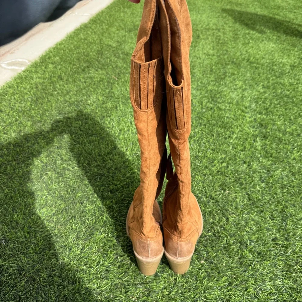 Dolce Vita Women's Tan Knee-High Boots